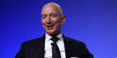 Jeff Bezos Responds To Critics Saying He Should Use His Money On Earth & Not Space - www.justjared.com