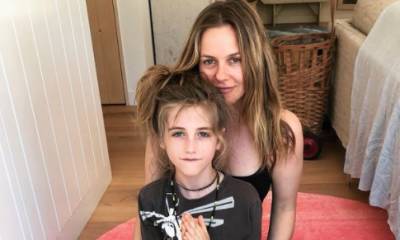 Alicia Silverstone and her son adorably celebrated the 26th anniversary of ‘Clueless’ - us.hola.com