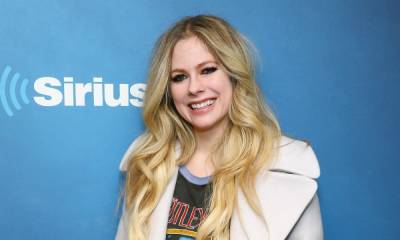 Avril Lavigne's almost unrecognizable comeback sends fans into a frenzy - hellomagazine.com