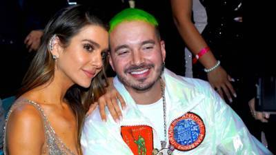 J Balvin and Girlfriend Valentina Ferrer Welcome First Child Together - www.etonline.com - Colombia