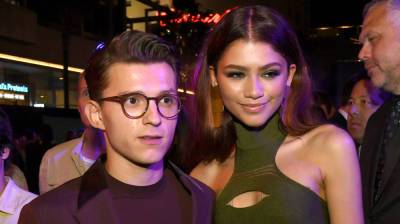 Best Fan Reactions to Those Zendaya & Tom Holland Kissing Photos - www.justjared.com - Los Angeles