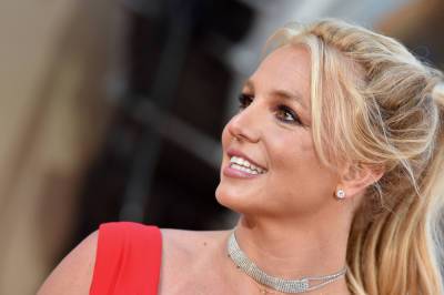 Britney Spears spotted wearing ring on engagement finger during Los Angeles coffee run - www.foxnews.com - Los Angeles