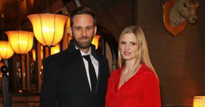Lara Stone marries Tinder match David Grievson in private ceremony - www.msn.com - Netherlands