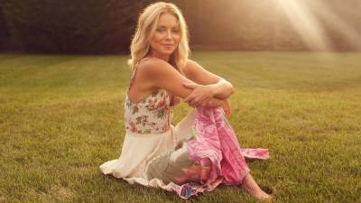 Kelly Ripa Is Writing Her First-Ever Book: Here's What to Expect - www.etonline.com