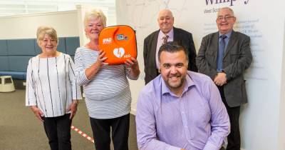 Generous construction company donates defibrillator to Lanarkshire community - www.dailyrecord.co.uk - Britain