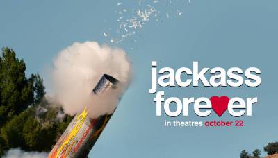 Johnny Knoxville Reunites with Original Crew for 'Jackass Forever' - Watch the Trailer! - www.justjared.com