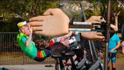 'Jackass Forever' Trailer: Machine Gun Kelly Joins the Guys for a Stunt - www.etonline.com