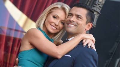 Kelly Ripa shows off her backside for Mark Consuelos in cheeky Instagram post: 'When the end is in sight' - www.foxnews.com
