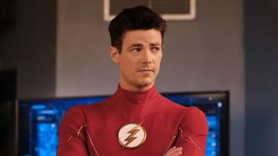 ‘The Flash’ Season Finale: EP Eric Wallace Talks New Romances, “Very Unexpected” Guest Stars, A New Arrowverse Villain & More To Come In Season 8 - deadline.com