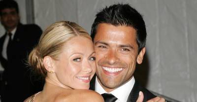 Mark Consuelos Can't Get Enough of Wife Kelly Ripa in Cheeky Photo! - www.justjared.com