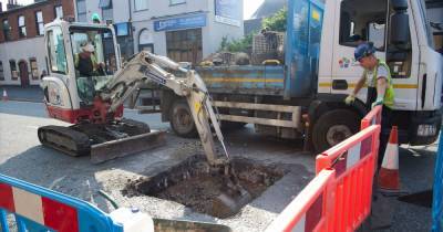 Large sinkhole opens up in Stockport town centre with road shut - www.manchestereveningnews.co.uk - Greece - city Stockport