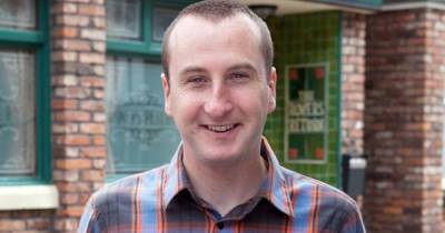 Coronation Street's Andy Whyment 'signs six-figure deal to remain on soap as Kirk' - www.ok.co.uk