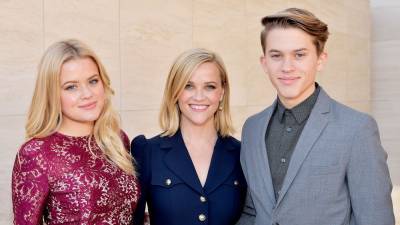 Reese Witherspoon's Kids and Their Significant Others Vacation Together: See the Cute Pics - www.etonline.com - Tennessee