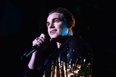 Jesse McCartney Responds To Comments After Video Of Onstage Fall Pops Up On TikTok - etcanada.com