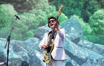 Manic Street Preachers’ Nicky Wire says he’d rather “fucking stab his eyes out” than get an OBE - www.nme.com