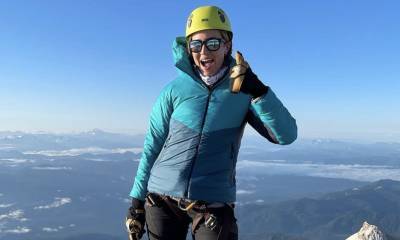 Mandy Moore pumps breastmilk while climbing glacier-covered mountain - us.hola.com - state Washington