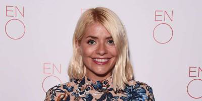 Holly Willoughby looks ready for summer in gorgeous new M&S dress - www.msn.com