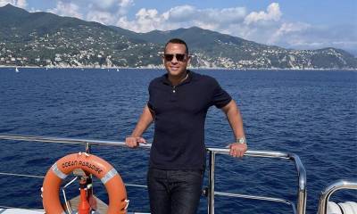 Alex Rodriguez sails away from Bennifer aboard a luxury yacht in Europe for his birthday - us.hola.com - Minnesota