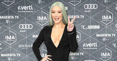 Iggy Azalea plans to stop posting about her son - www.msn.com