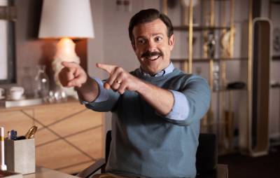 Jason Sudeikis says ‘Ted Lasso’ “isn’t a show…it’s a vibe” - www.nme.com