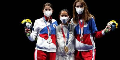 Olympics Committee Asks Winners Not to Hug During Medal Ceremonies - More Pandemic Policies Revealed! - www.justjared.com - Tokyo