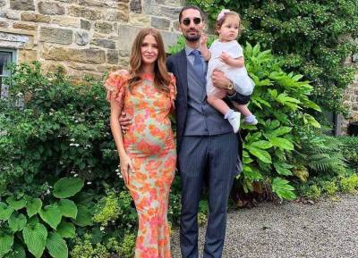 Glowing Millie Mackintosh (and bump) turns heads at sister’s wedding - evoke.ie - Taylor - Chelsea