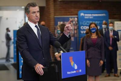 Gavin Newsom Calls Out Tucker Carlson, Other Figures On Right For Vaccine Misinformation: “They Are Literally Putting People’s Lives At Risk” - deadline.com - California