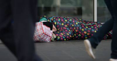 Review warns government must boost funding for homelessness to save lives and avoid 'tragedy' - www.manchestereveningnews.co.uk