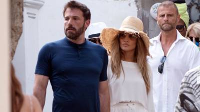 Jennifer Lopez and Ben Affleck Enjoy a Stroll While on Vacation in Italy -- Pic! - www.etonline.com - Italy