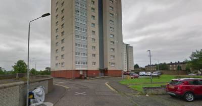 Man rushed to hospital after being stabbed in Clydebank high rise - www.dailyrecord.co.uk