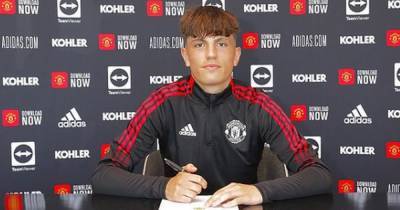 Manchester United academy player signs first professional contract - www.manchestereveningnews.co.uk - Manchester - Madrid