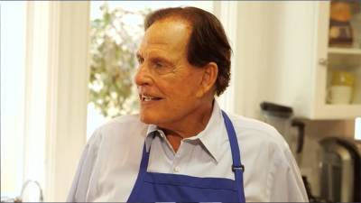 Ron Popeil, ‘Set It and Forget It’ Infomercial King, Dies at 86 - thewrap.com