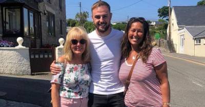 Hero estate agent from Stockport saves woman from drowning whilst visiting his mum in North Wales - www.manchestereveningnews.co.uk