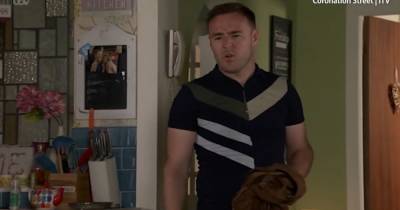 Corrie's Tyrone leaves viewers 'throwing up' as he makes offer to Alina - www.manchestereveningnews.co.uk