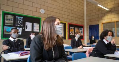Fresh calls to end compulsory facemasks in Scots schools as parents say pupils should return "without fear" - www.dailyrecord.co.uk - Scotland
