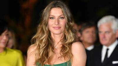 Gisele Bündchen and Daughter Vivian Are Twins in Sweet Side-By-Side Photos - www.etonline.com