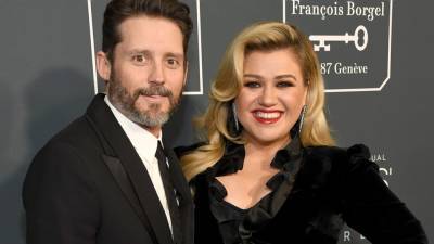 Kelly Clarkson requests judge declare her legally single amid divorce from Brandon Blackstock: report - www.foxnews.com