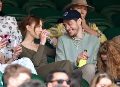 Pete Davidson & Phoebe Dynevor Pack On The PDA At Wimbledon, First Official Outing As A Couple - etcanada.com
