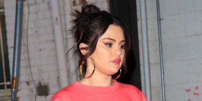 Selena Gomez Steps Out in a Monochromatic Pink Look After Dinner in Beverly Hills - www.justjared.com - Beverly Hills