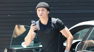 Tom Holland Looks Buff Heading To The Gym After Steamy Makeout With Rumored GF Zendaya - hollywoodlife.com - Los Angeles