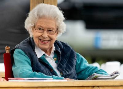 Queen Elizabeth Is All Smiles At Royal Windsor Horse Show - etcanada.com