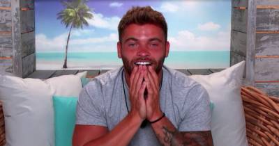 Love Island fans accuse Jake of 'game playing' as he LAUGHS at Liam kissing Lillie after 'egging him on' - www.ok.co.uk