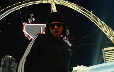 Watch Angels & Airwaves dance up a storm on the Vegas strip in ‘Losing My Mind’ - www.nme.com