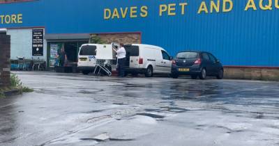 RSPCA raid Dave's Aquarium pet shop as it loses its licence to sell animals - www.manchestereveningnews.co.uk - Manchester