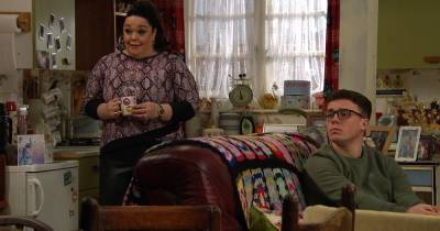 James Hooton - Bradley Johnson - Emmerdale fans say Lisa Riley and co-star are 'real-life mum and son' - manchestereveningnews.co.uk