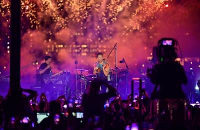 Coldplay Backed By Fireworks For ‘Higher Power’ 4th Of July Performance - etcanada.com - New York