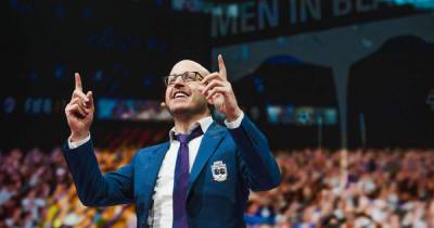 Men in Blazers’ Roger Bennett: ‘It’s a universal coming-of-age impulse to romanticize what you’re not’ - www.msn.com - USA - Miami - county Hart - county Dallas