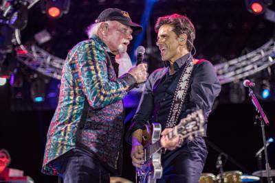 John Stamos Joins The Beach Boys On Stage For CNN’s Fourth Of July Special - etcanada.com - USA - city Fort Lauderdale
