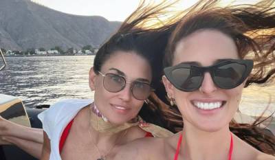 Demi Moore & Daughter Rumer Willis Are Vacationing in Santorini - See Photos! - www.justjared.com - Greece