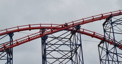 Man arrested after climbing up rollercoaster at Blackpool Pleasure Beach - www.manchestereveningnews.co.uk